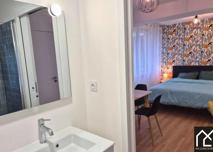 La Maison De Clocheville - Confort Apartment *